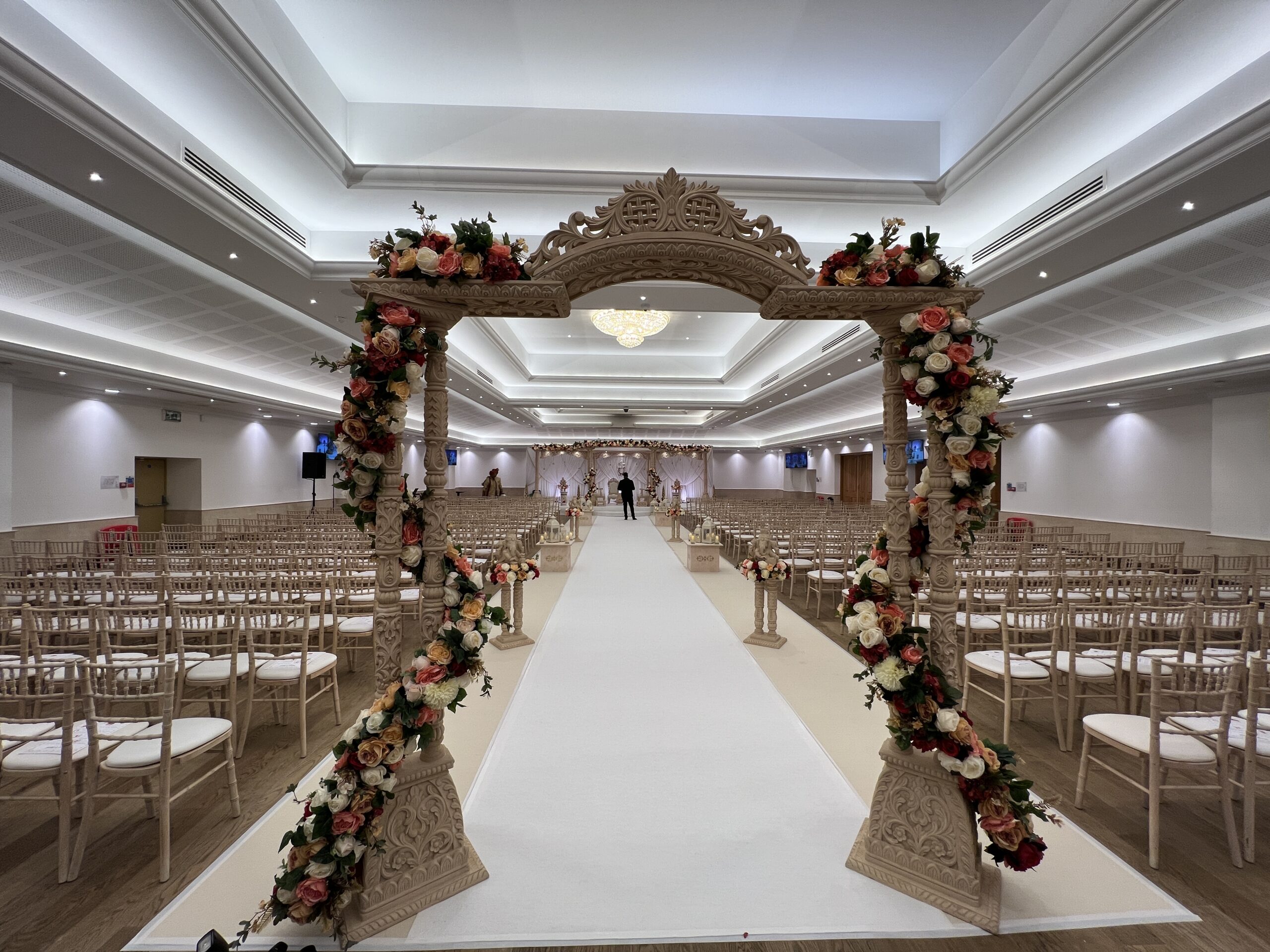 Oshwal Center_London_Uk_Sai_Mandap(3)- Sai Mandaps