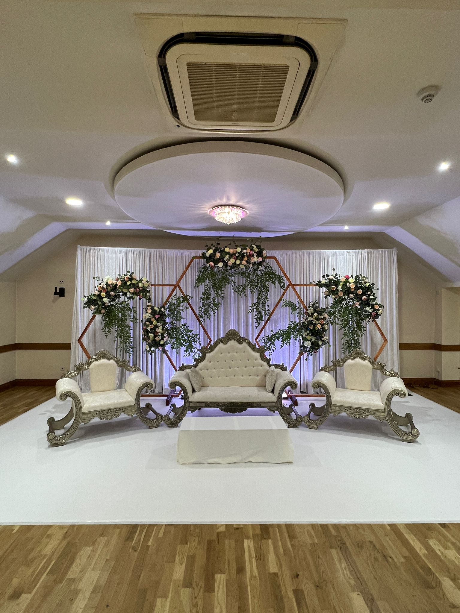 Stanmore Temple cENGAGEMENT_LONDON_UK_SAI_MANDAP