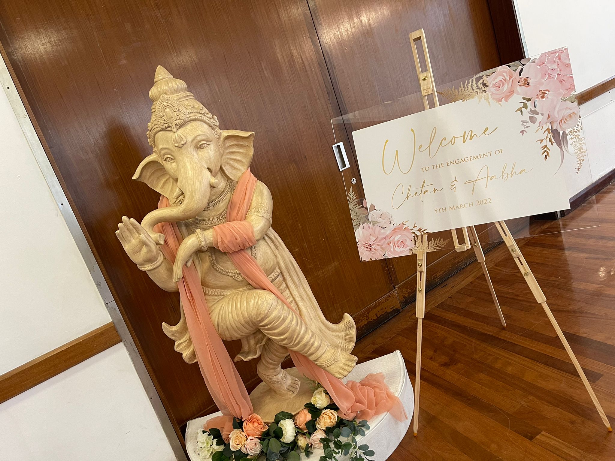 WELCOME SIGN LONDON UK SAI MANDAP