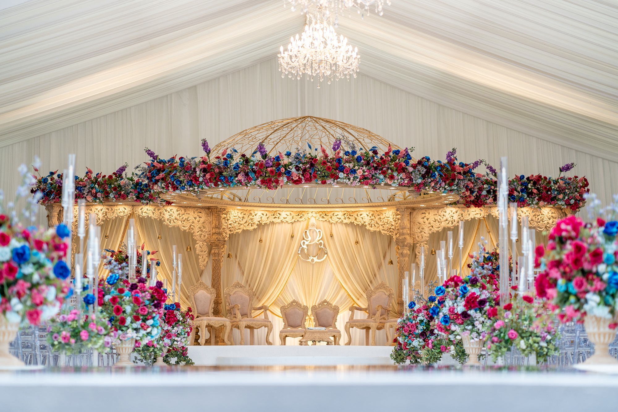 Ponsbourne Park Radhika floating with a dome - Sai mandaps