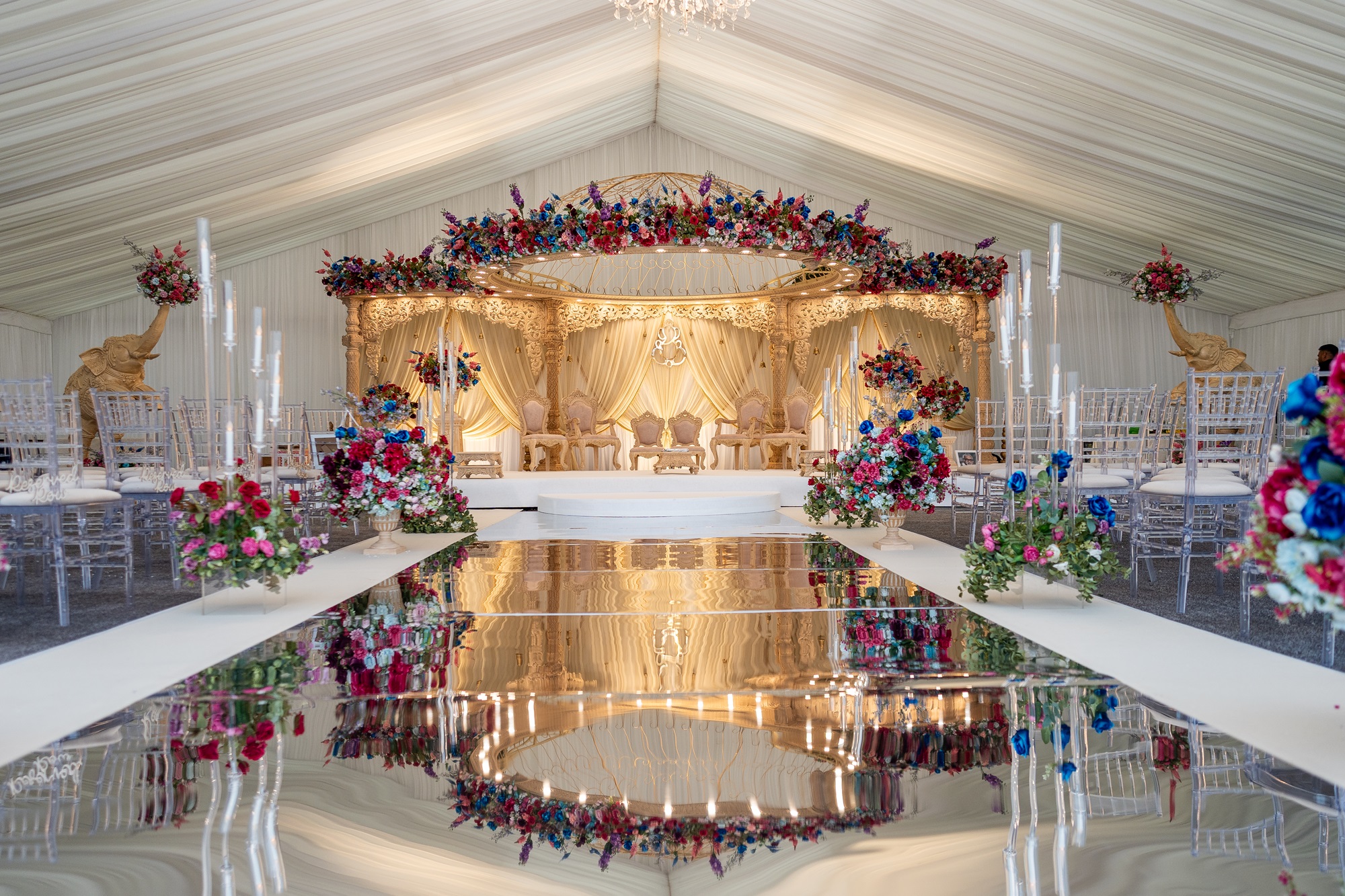 Ponsbourne Park Radhika floating with a dome - Sai mandaps