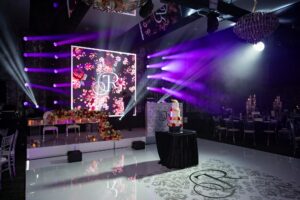 Reception decor headtable