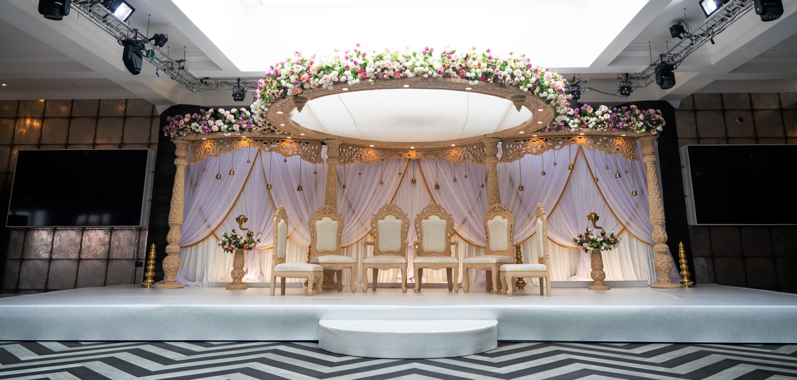 Megha Floating mandap at Old thorns - Sai Mandaps