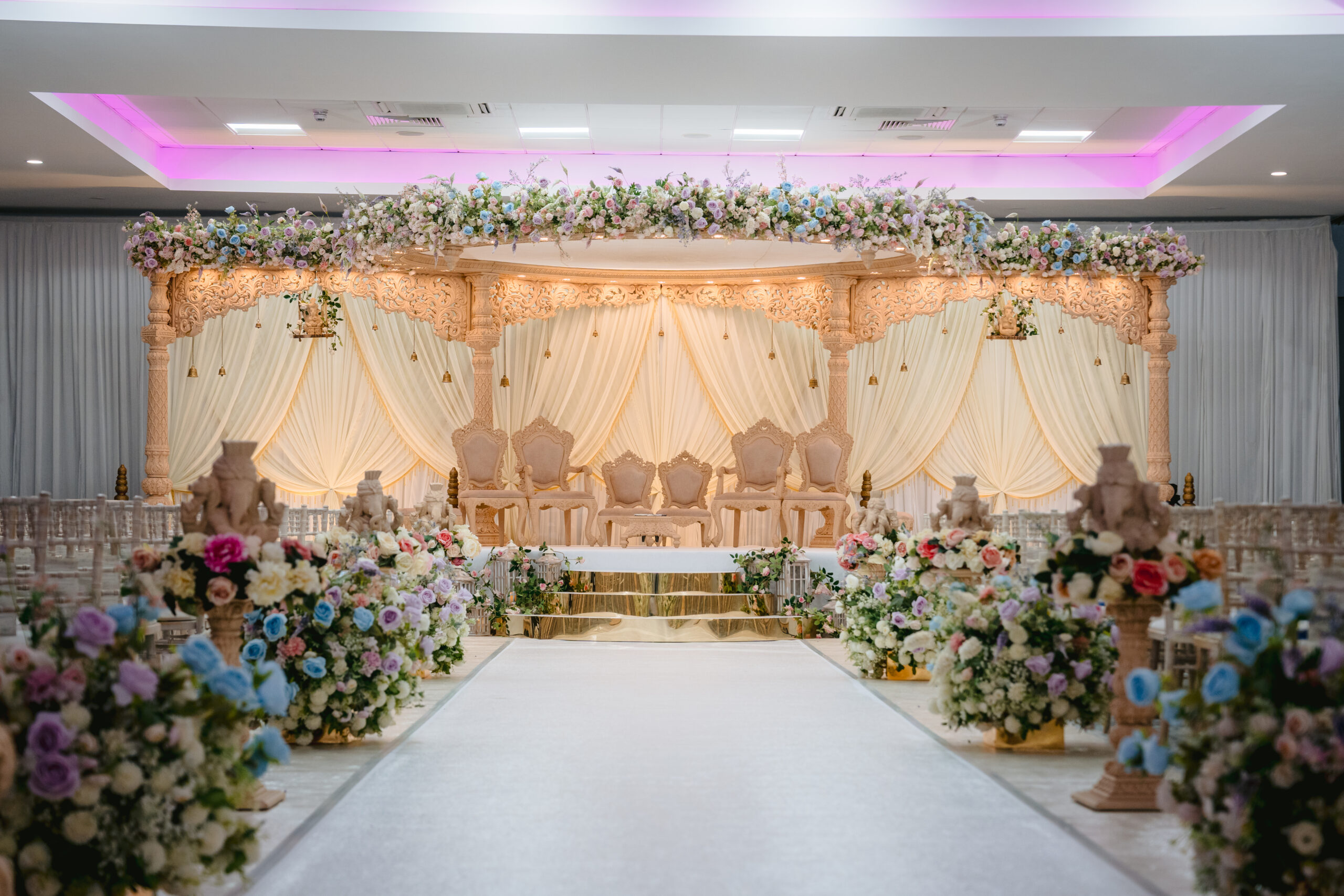 Floating Radhika mandap at Devere Wokefield estate - Sai mandaps