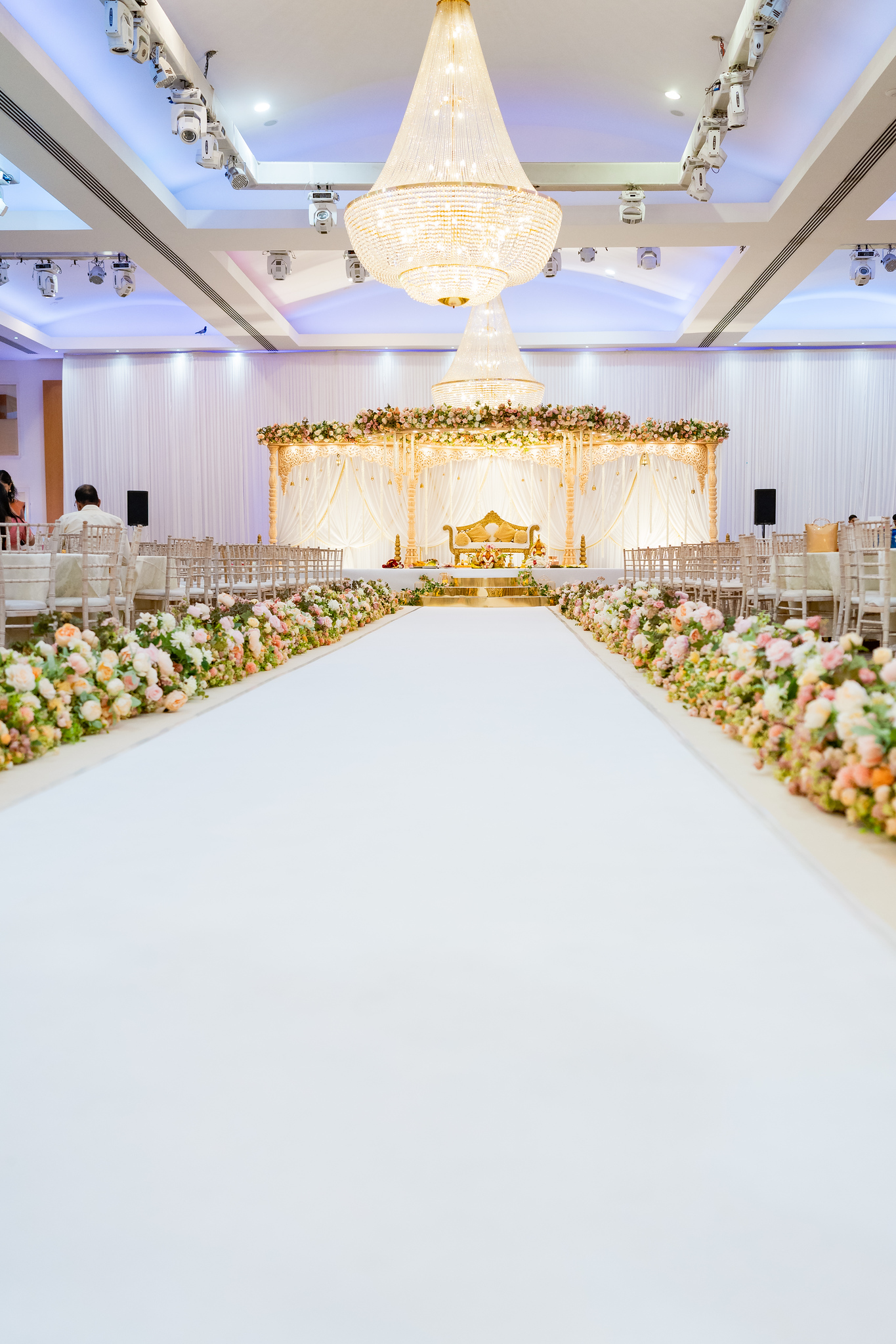 6 Pillar Krupali floating mandap at Meridian grand - Sai mandaps