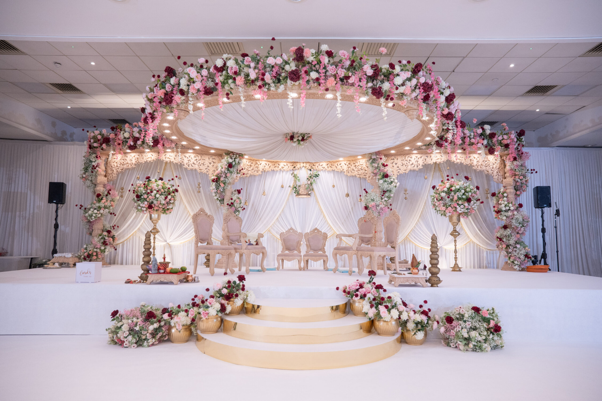 Radhika floating mandap at Devere Beaumont estate - Sai mandaps