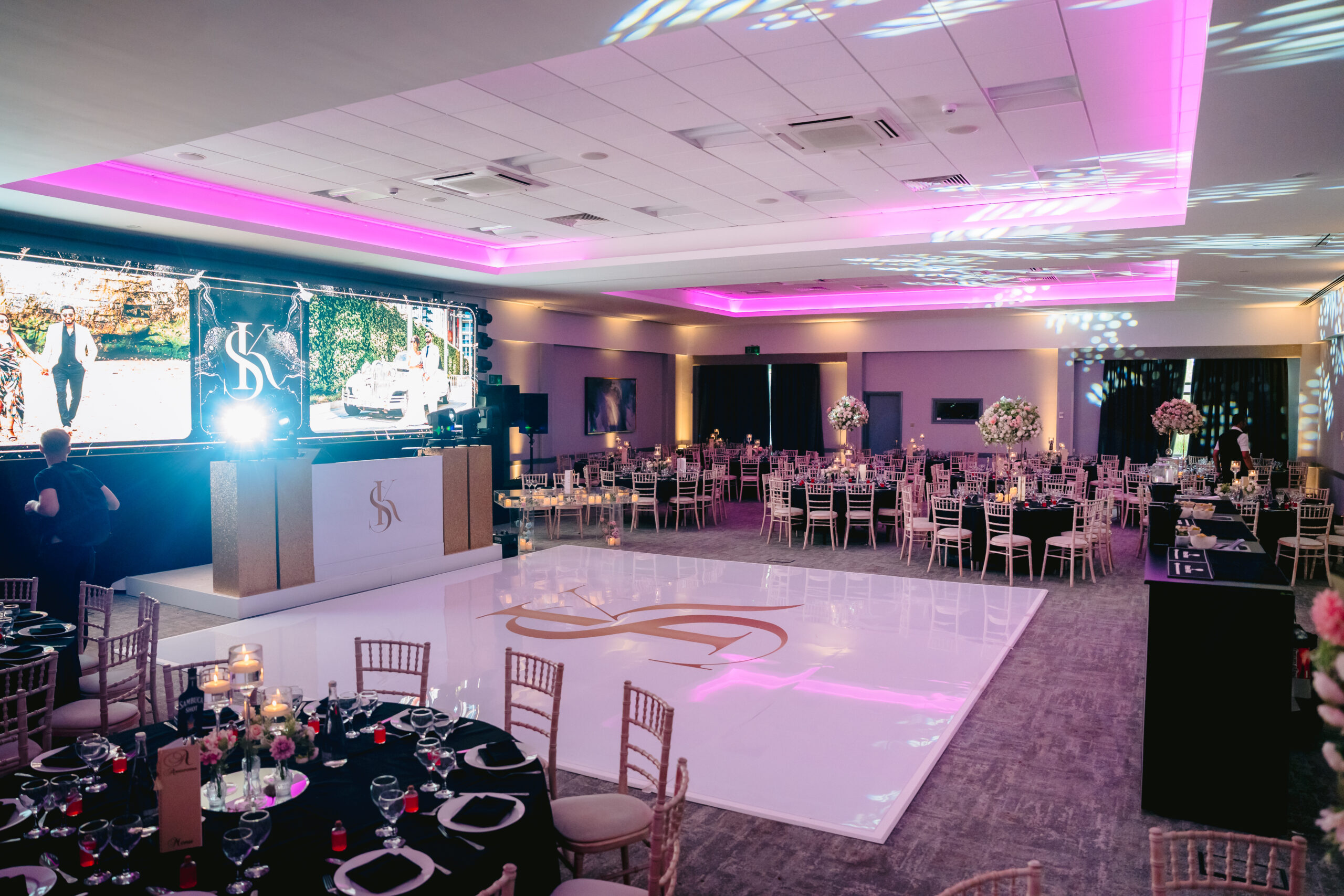 Devere wokefield estate - reception decor Sai mandaps