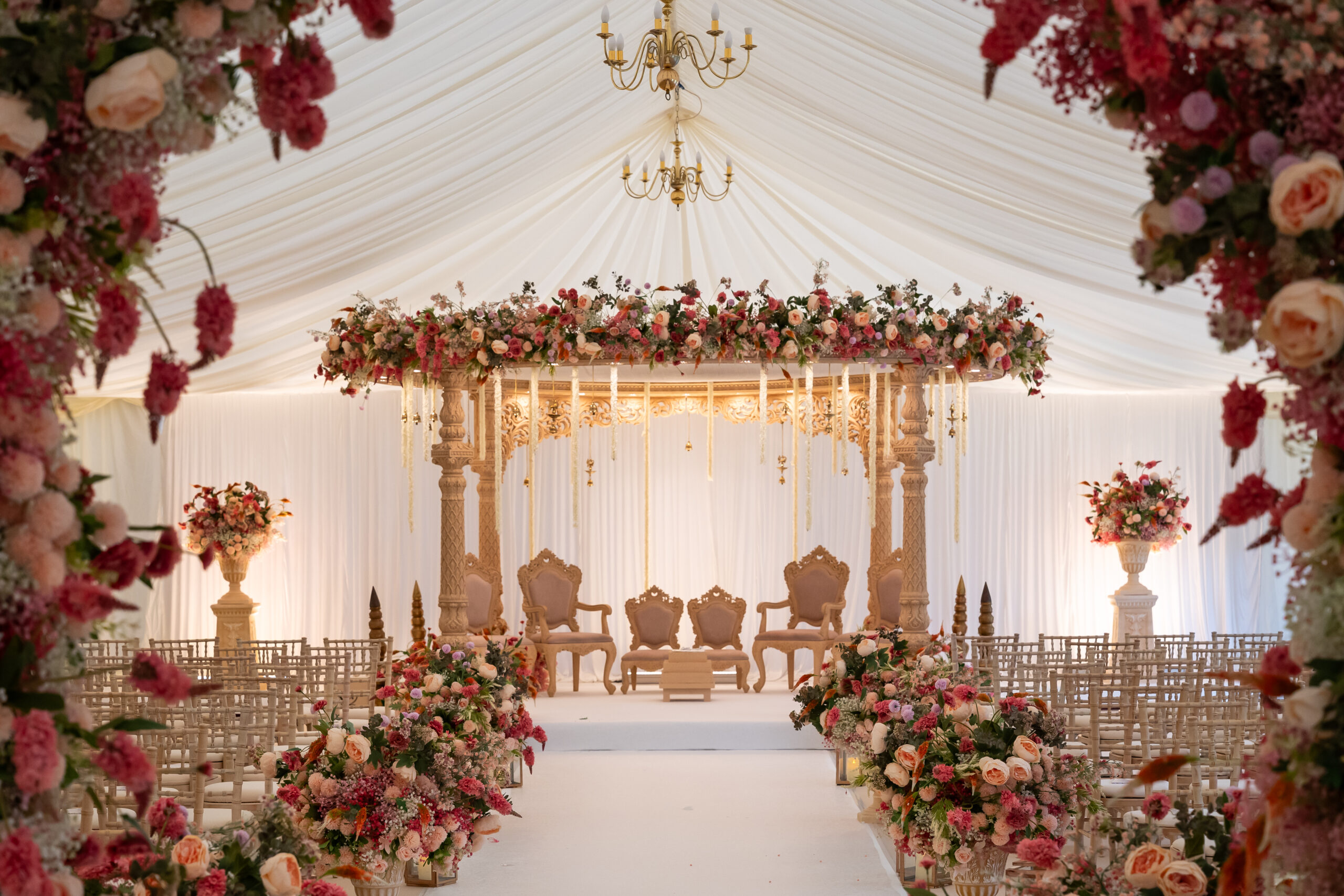 4 Pillar radhika mandap at Stanmore temple