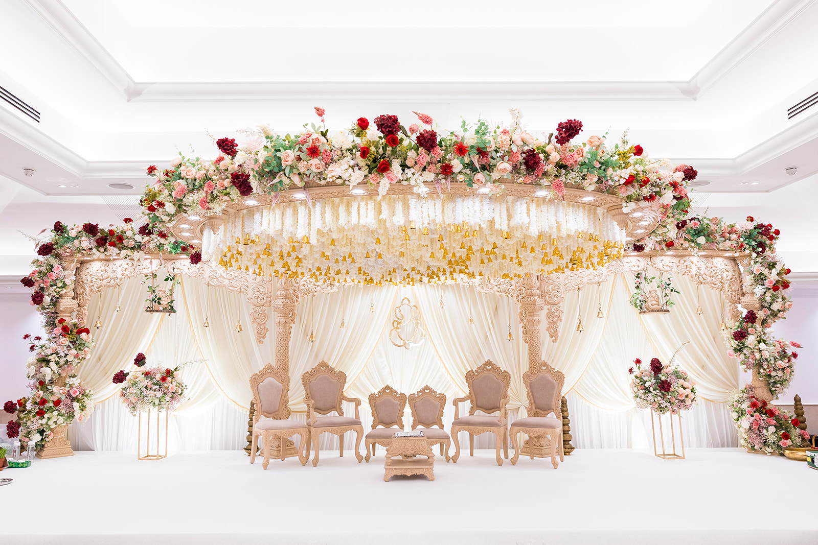 6 pillar Radhika floating mandap at Oshwal centre